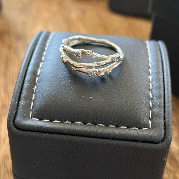 Michele Scholnick Branch Jewelry Silver & Diamond ring - Picture 2 of 3